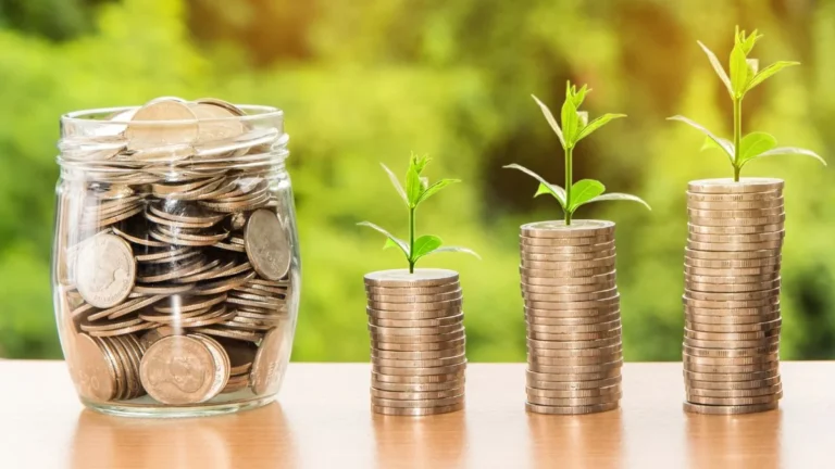 The '10-5-3 Rule': How Smart Retirees Guard Their Savings From Market Crashes