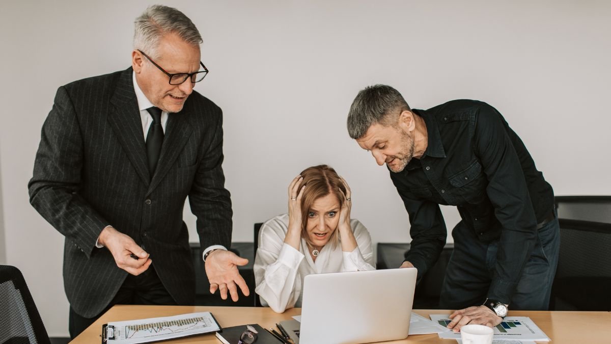 The Last 90 Days at Work: 12 Things You Can Never Do Again After You Hand in the Badge