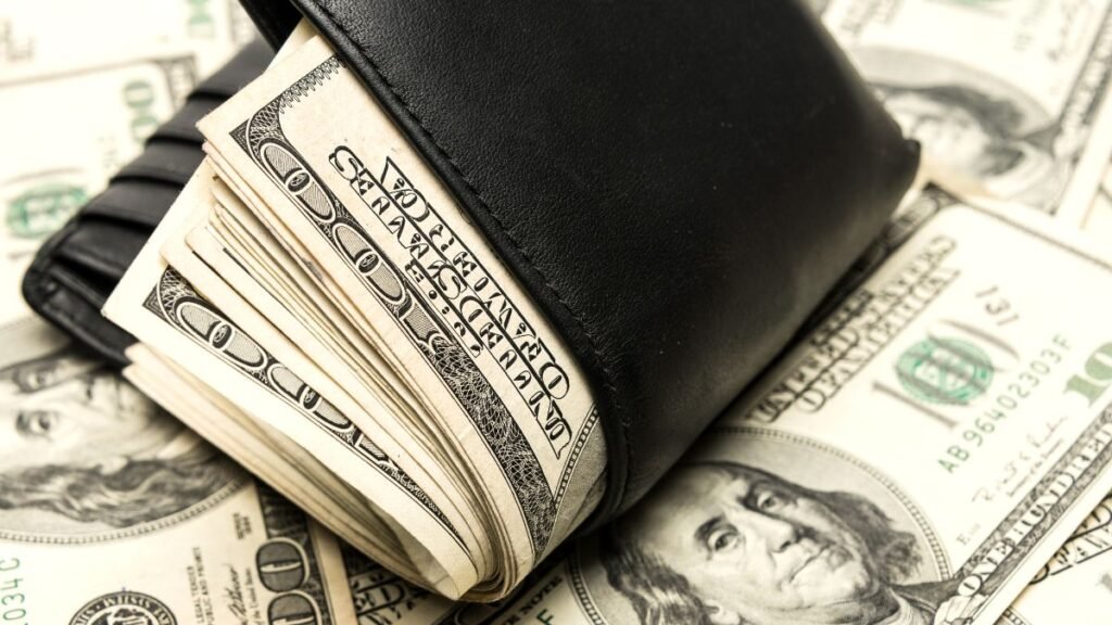 Wealthy Retirees Sometimes Pay More to Do Less