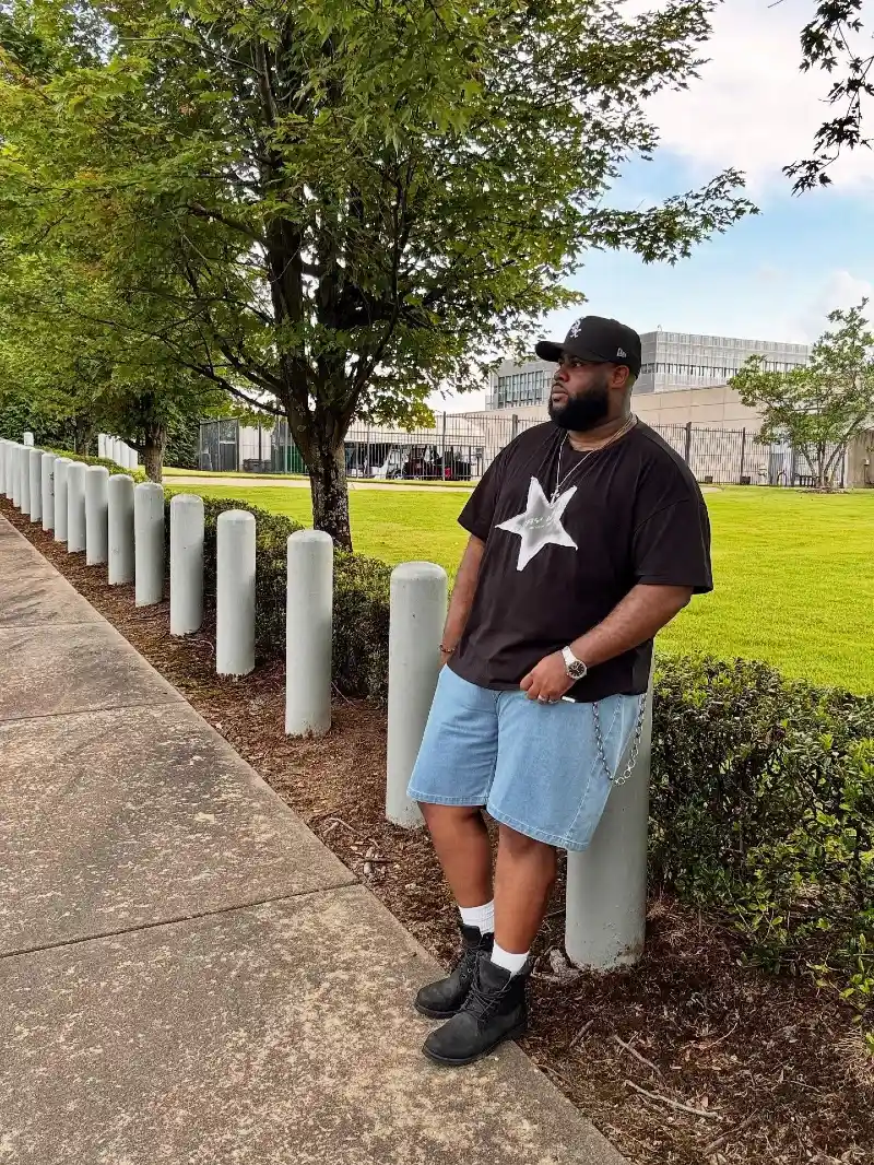 Balanced Street Style for Comfort