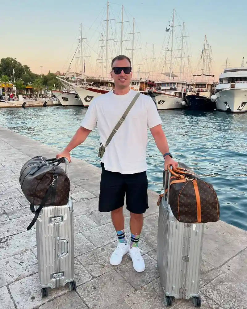 Casual Summer Travel Look