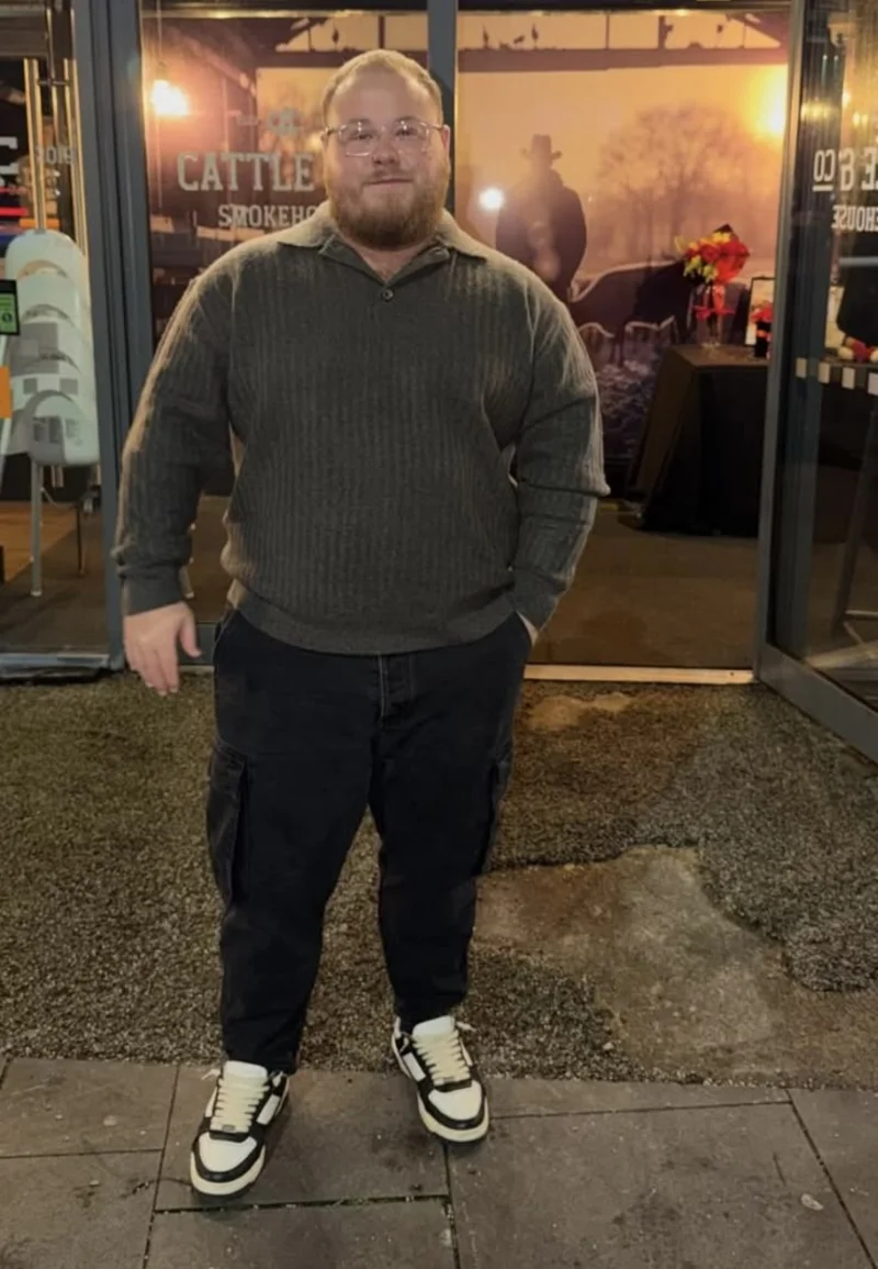 Charcoal Polo Collar Sweater, Black Cargo Pants, and Two-Tone Sneakers