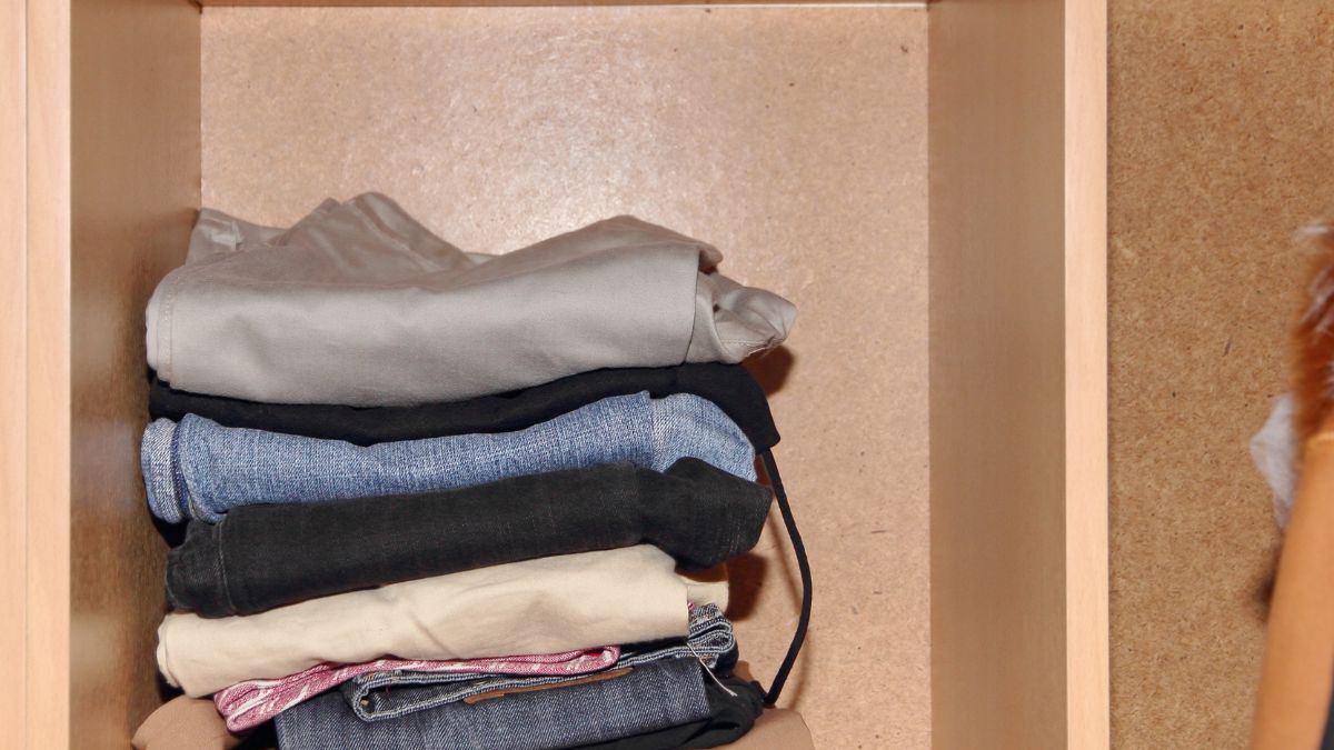 "Dark Colors Are Slimming" Myth Is Holding Your Wardrobe Hostage