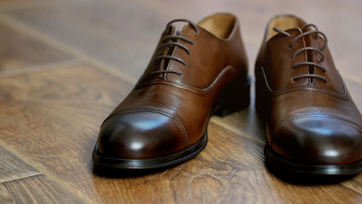 Dress Shoes That Match the Outfit Without Destroying Your Feet at a Four-Hour Event