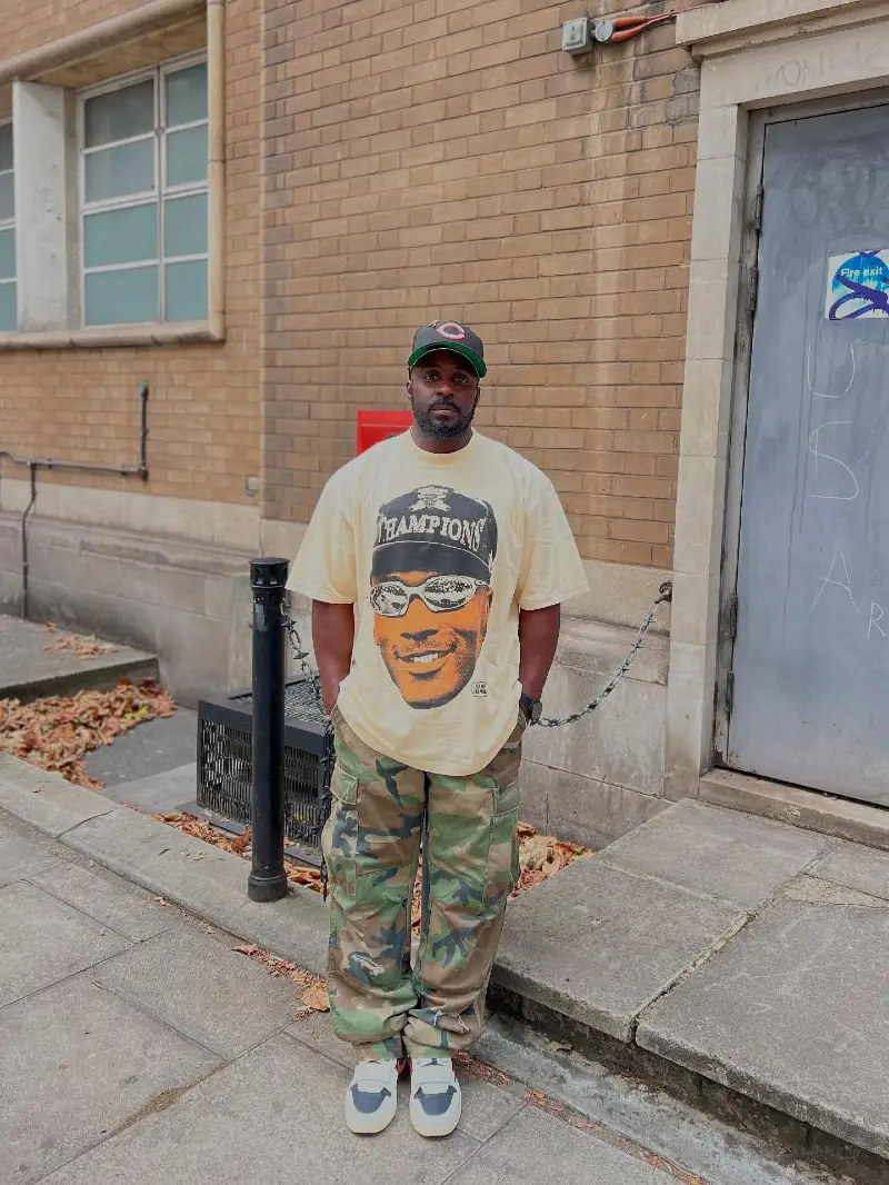 Graphic T-Shirt With Camo Cargo Pants