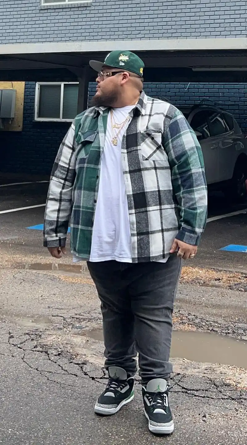 Green Plaid Overshirt, White T-Shirt, Dark Jeans
