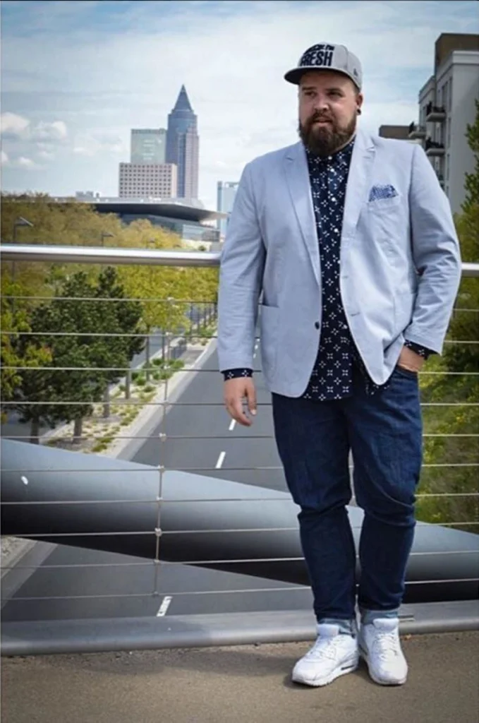 Light Grey Blazer With Patterned Navy Shirt