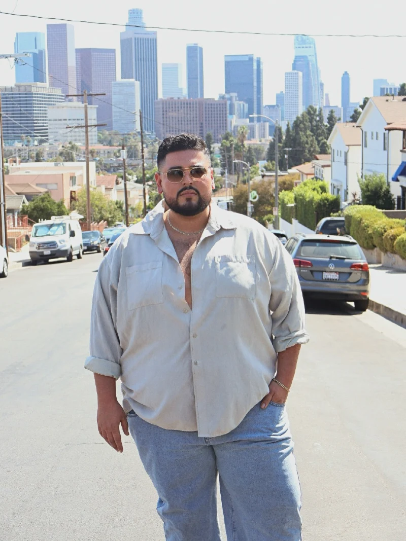 Light Overshirt With Relaxed Blue Jeans