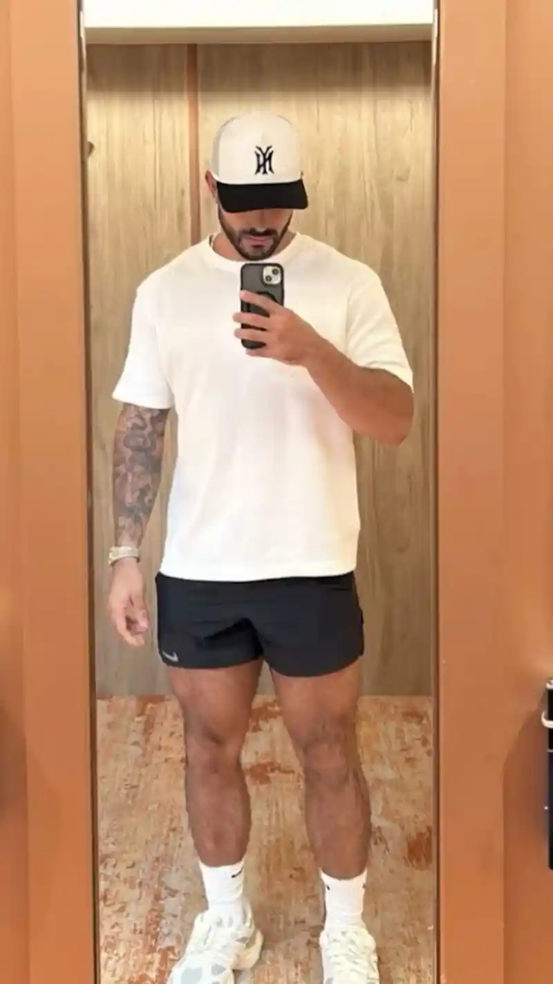 Minimalist Performance Look