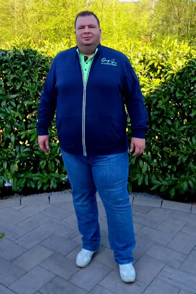 Navy Foundation and Bright Green Accents