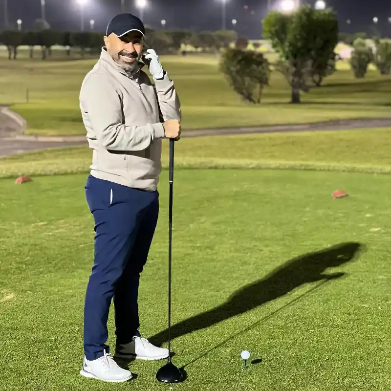 Night Golf Pullover Look