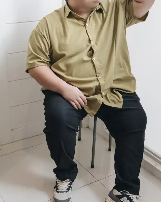 Olive Short-Sleeve Button-Down & Dark Trousers