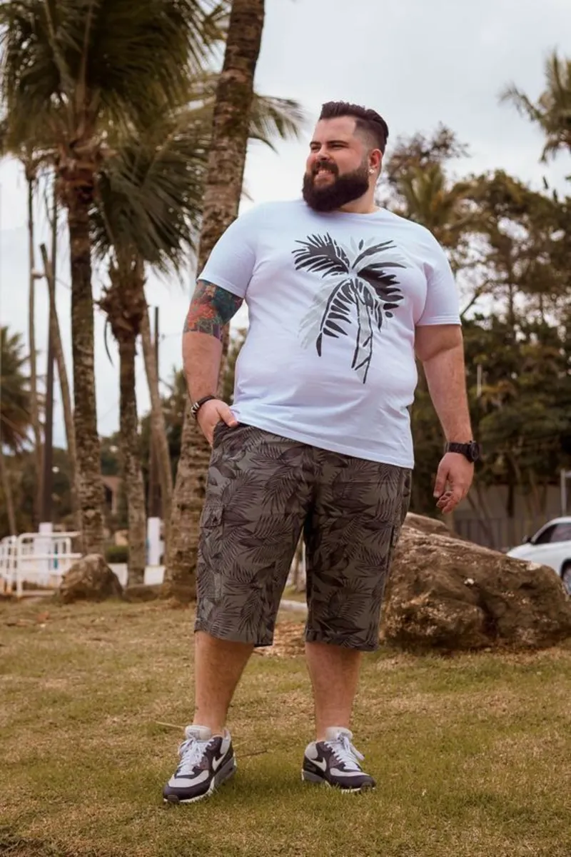 Palm Graphic T-Shirt and Leaf Print Cargo Shorts