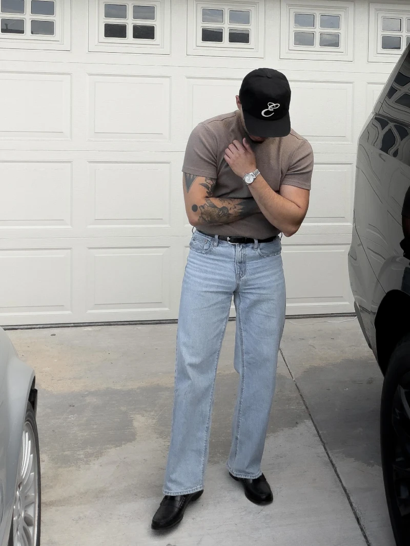 Relaxed Denim Day Look