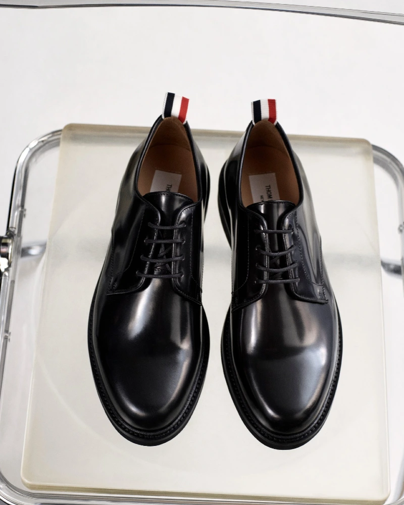 Shiny Black Derby Shoes with Striped Pull Tabs