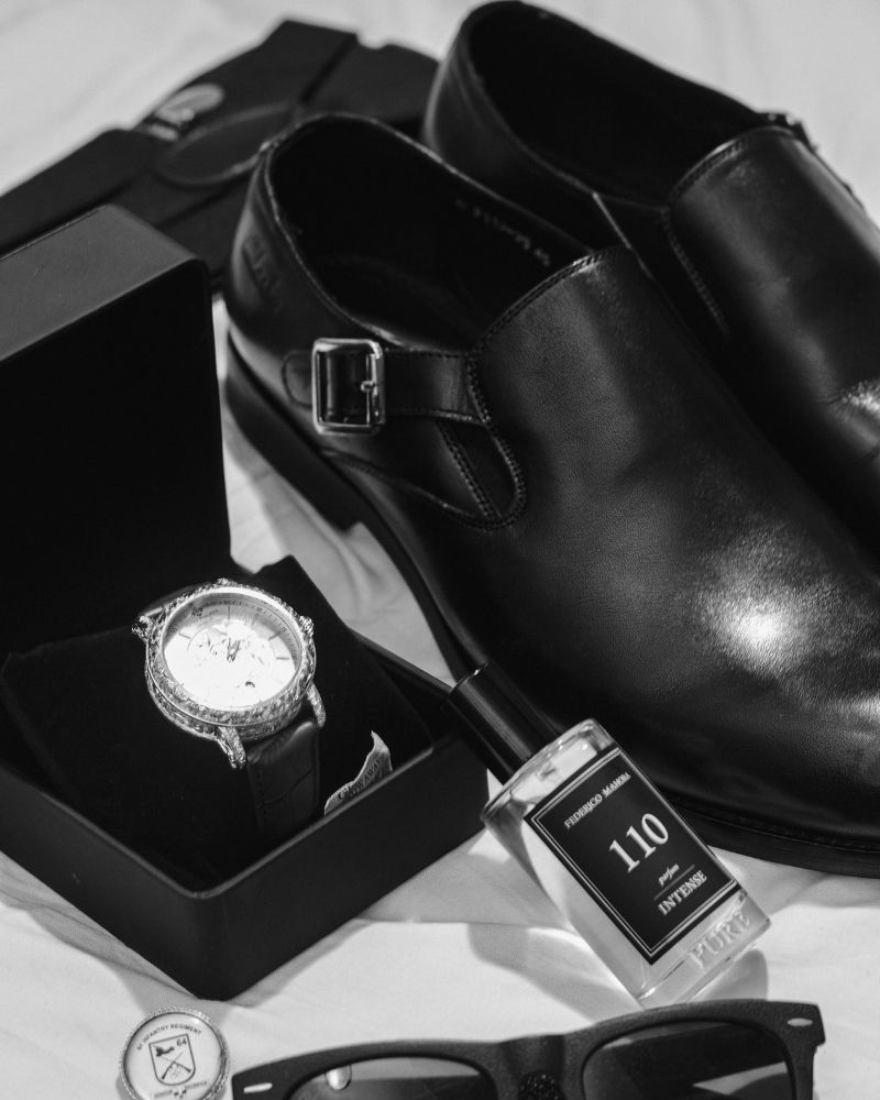 Shoes and Accessories That Complete the Proportion Without Adding Bulk