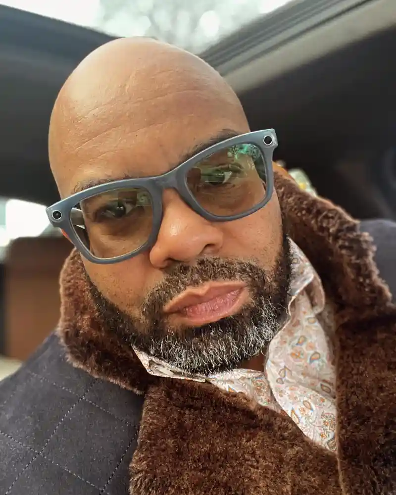 Thick-Rimmed Square Smart Glasses
