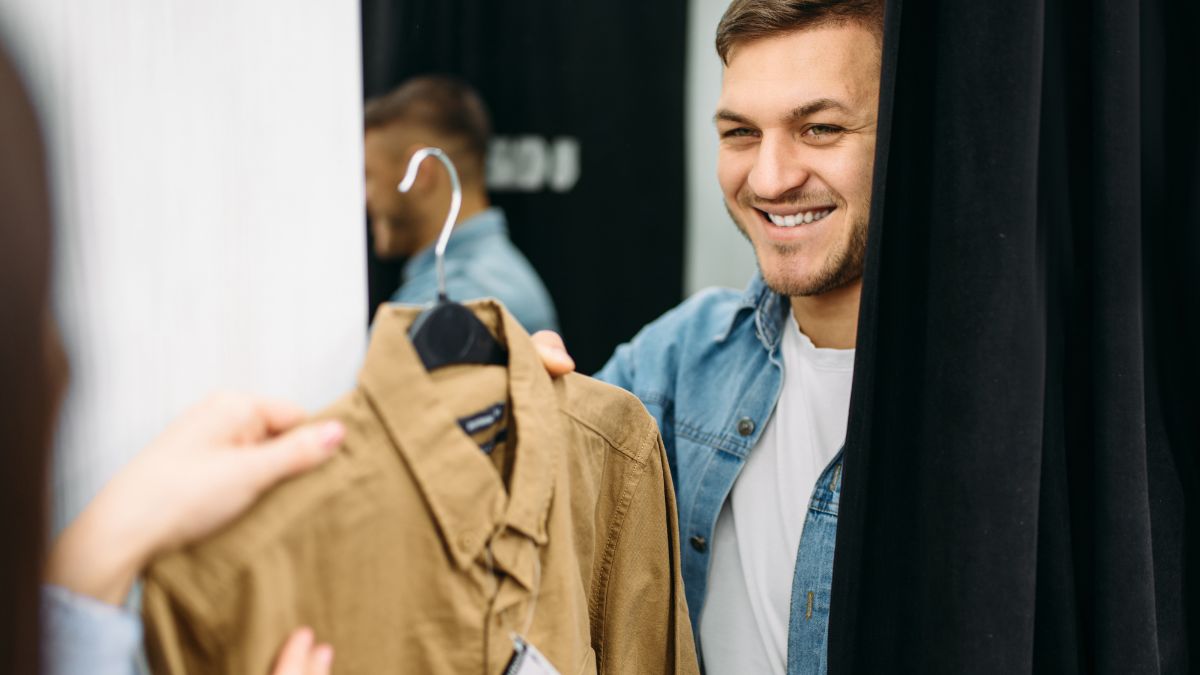 Three Things to Check in the Fitting Room Before You Buy Any Shirt