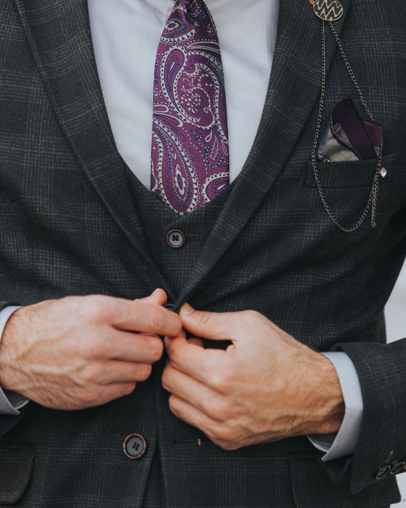 Tie Width: Matching Blade Size to Chest and Lapel Width, Not Just Trend