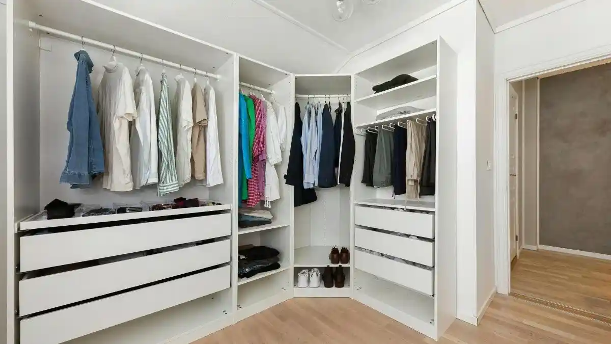 Ultimate Capsule Walk-In Closet