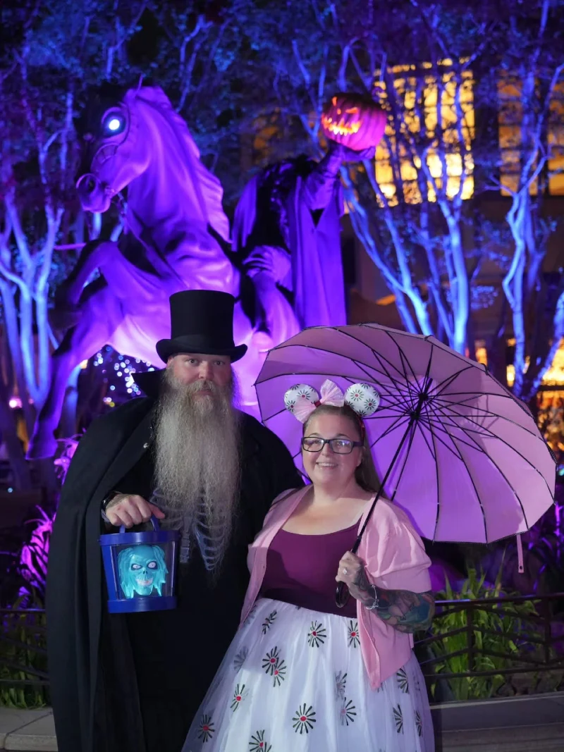 Victorian Ghost Couples Costume With a Roomy