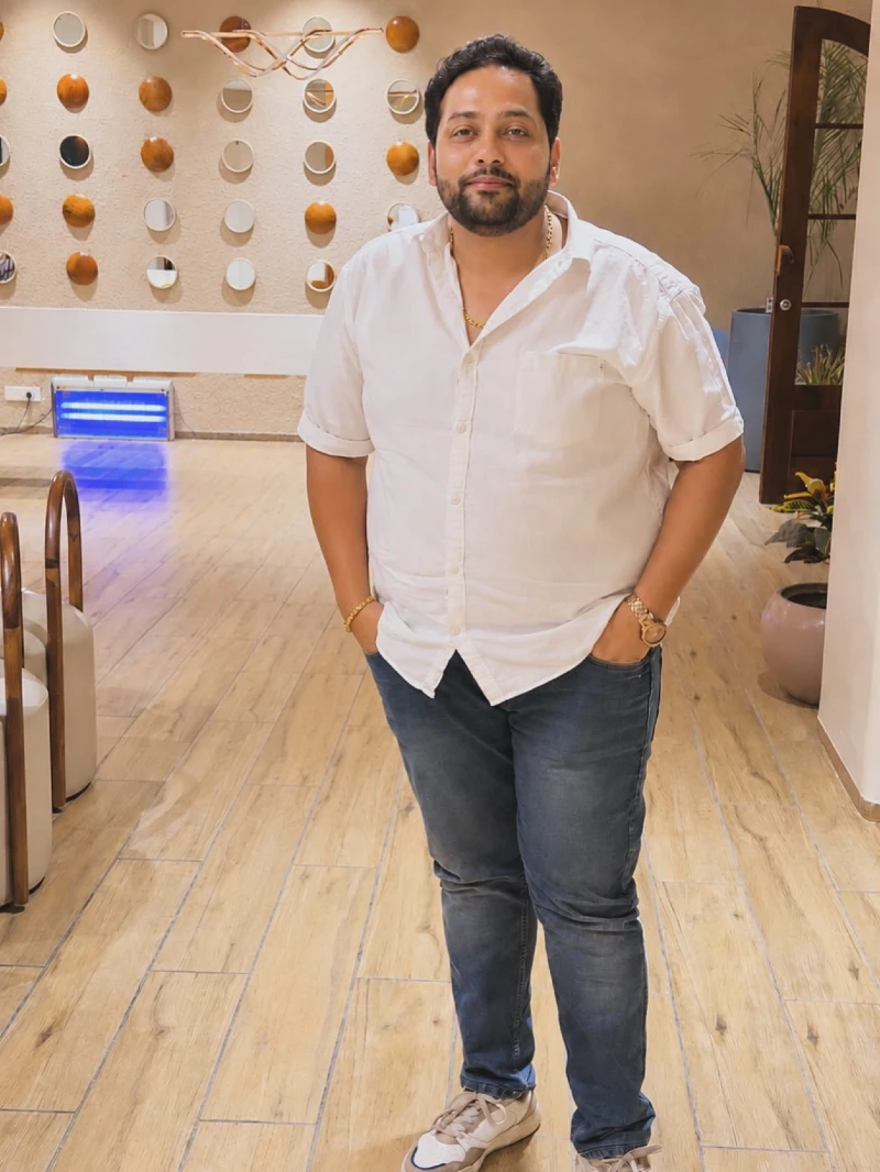 White Short Sleeve Button Down and Dark Blue Jeans