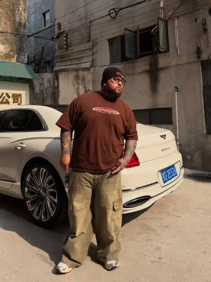 Wide-Leg Cargo Pants